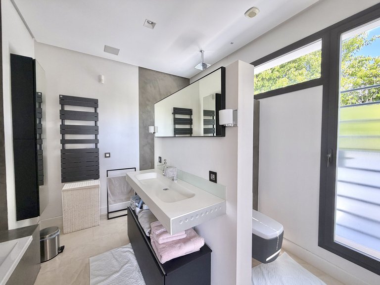 Villa for Sale in Nueva Andalucía, Malaga 14