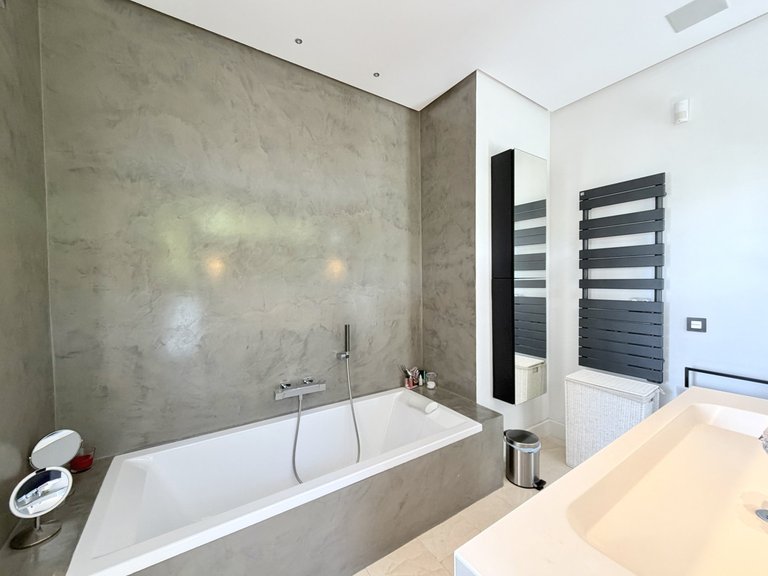 Villa for Sale in Nueva Andalucía, Malaga 15