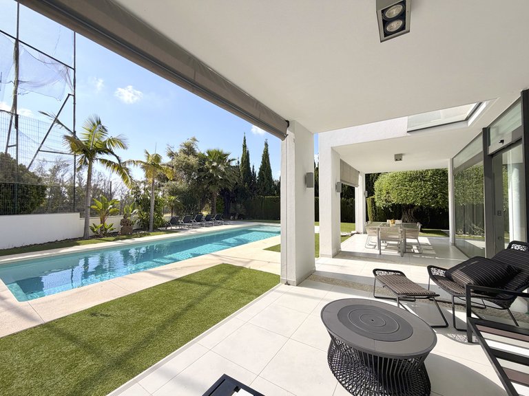 Villa for Sale in Nueva Andalucía, Malaga 28