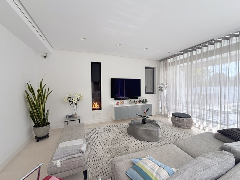 Villa for Sale in Nueva Andalucía, Malaga 3