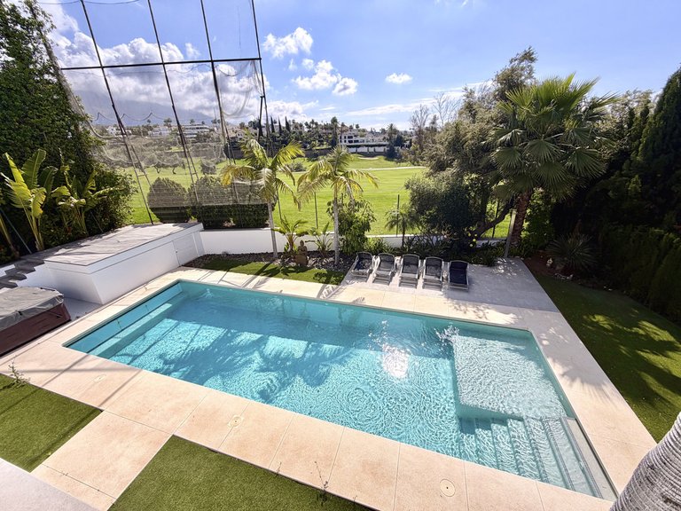 Villa for Sale in Nueva Andalucía, Malaga 30