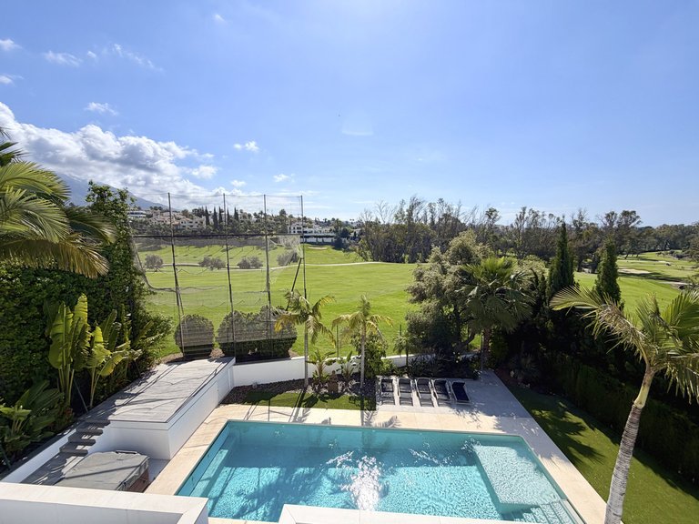 Villa for Sale in Nueva Andalucía, Malaga 32