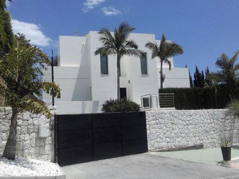 Villa for Sale in Nueva Andalucía, Malaga 33