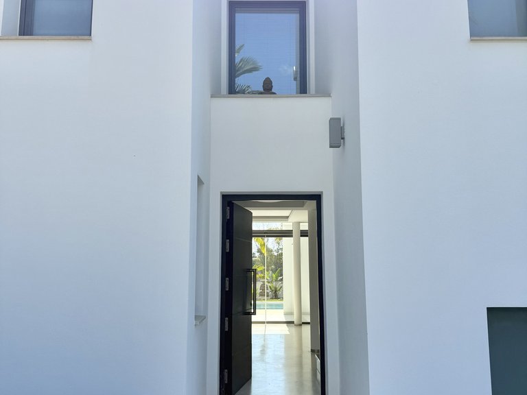 Villa for Sale in Nueva Andalucía, Malaga 36