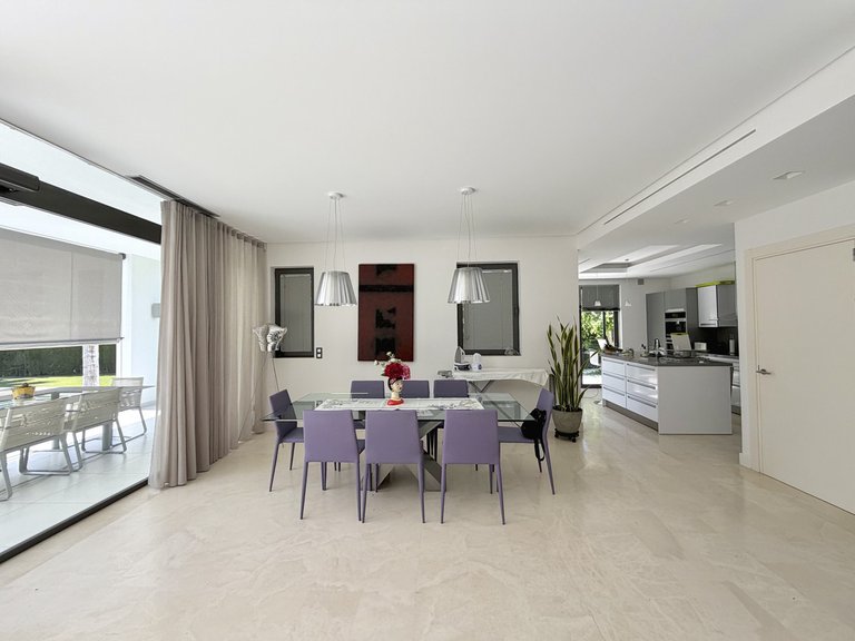 Villa for Sale in Nueva Andalucía, Malaga 5