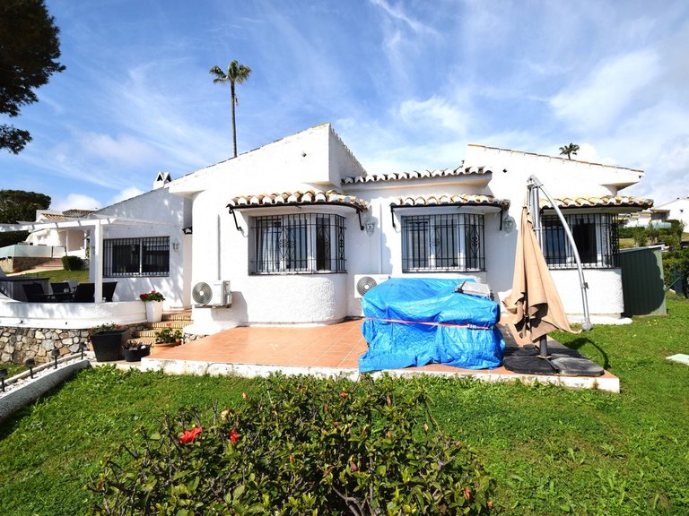 Villa for Sale in La Cala De Mijas, Malaga 1