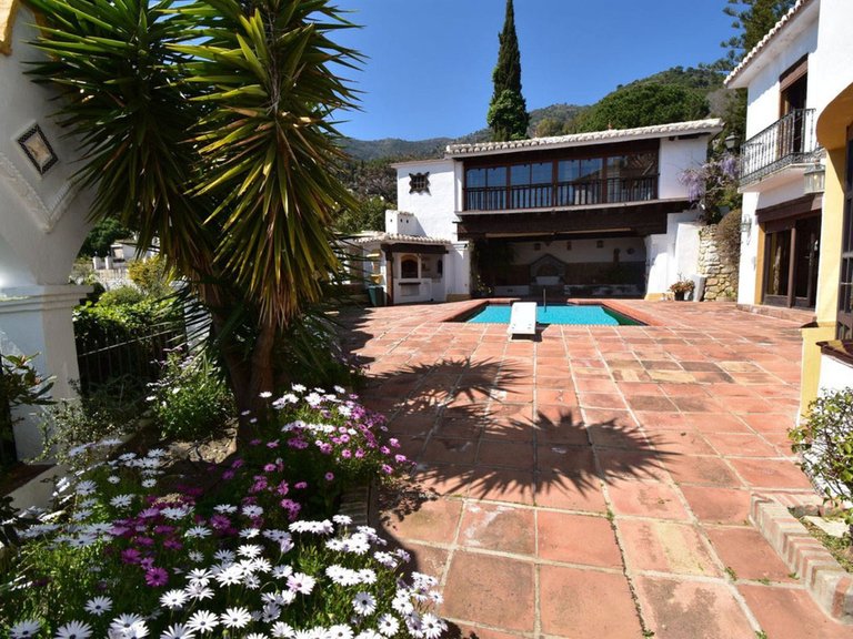 Villa for Sale in Mijas Costa, Malaga 1