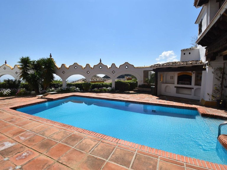 Villa for Sale in Mijas Costa, Malaga 26