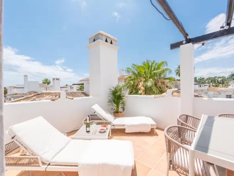 Apartment for Sale in Nueva Andalucía, Malaga 13