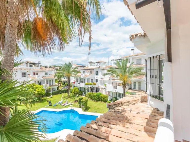Apartment for Sale in Nueva Andalucía, Malaga 15