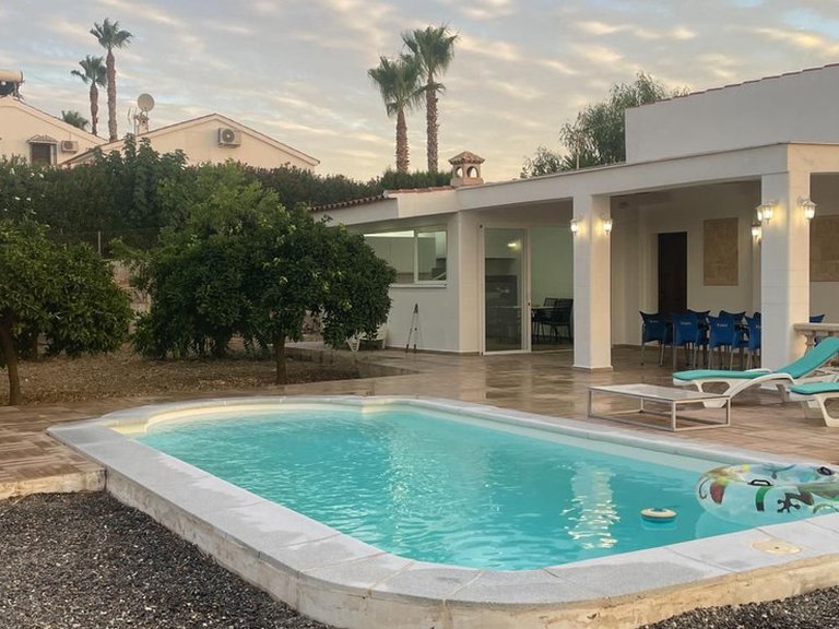 Villa for Sale in Alhaurín El Grande, Malaga 1