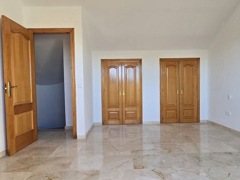 Penthouse for Sale in Marbella, Malaga 21