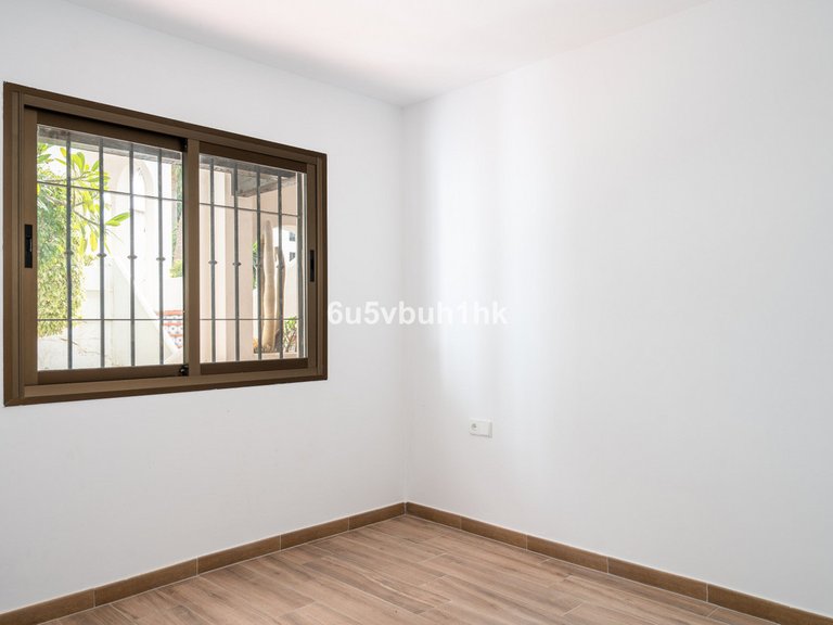 Apartment for Sale in Los Pacos, Malaga 13