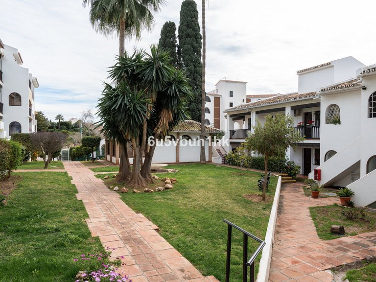 Apartment for Sale in Los Pacos, Malaga 19