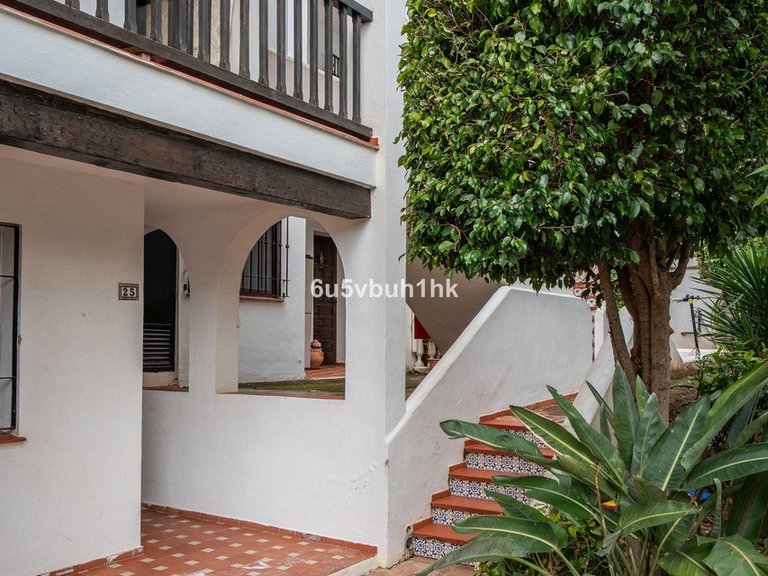 Apartment for Sale in Los Pacos, Malaga 21