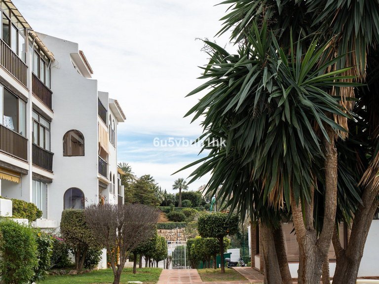 Apartment for Sale in Los Pacos, Malaga 22