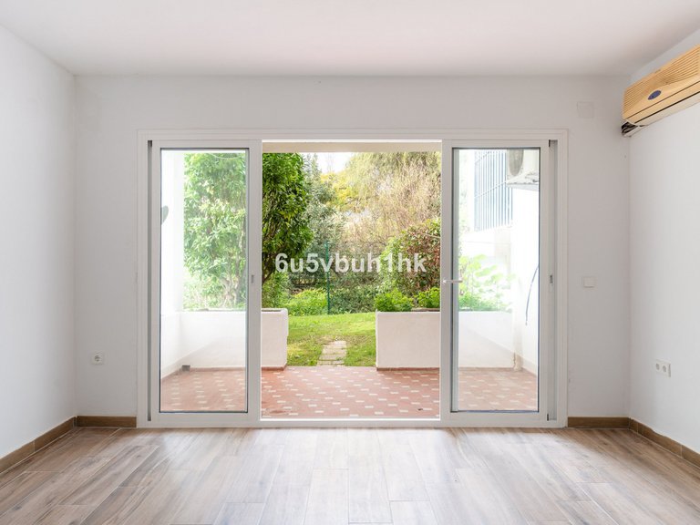 Apartment for Sale in Los Pacos, Malaga 4