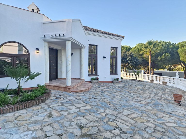 Villa for Sale in Sotogrande Alto, Cadiz 15