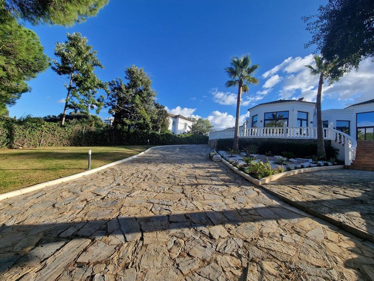 Villa for Sale in Sotogrande Alto, Cadiz 17