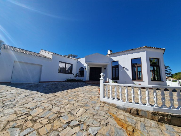 Villa for Sale in Sotogrande Alto, Cadiz 19