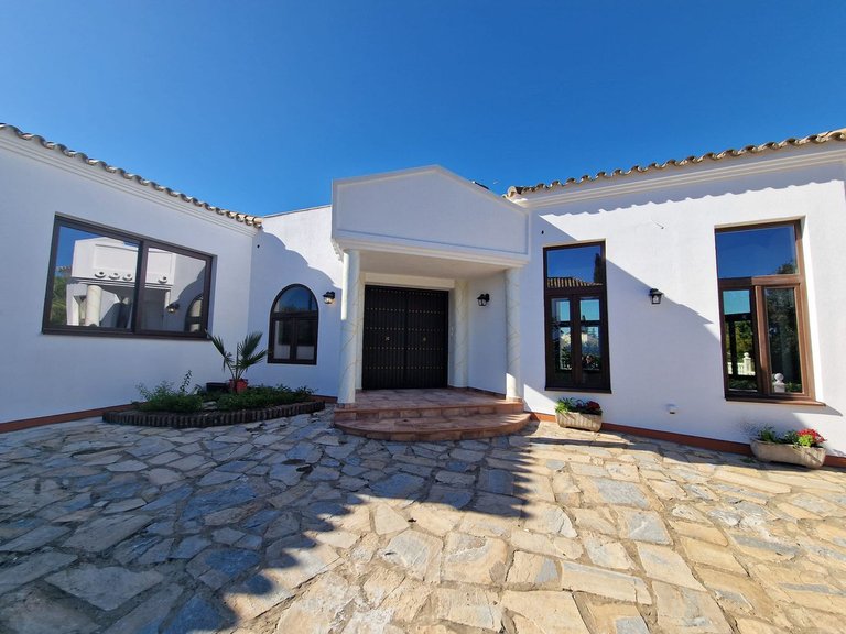 Villa for Sale in Sotogrande Alto, Cadiz 29