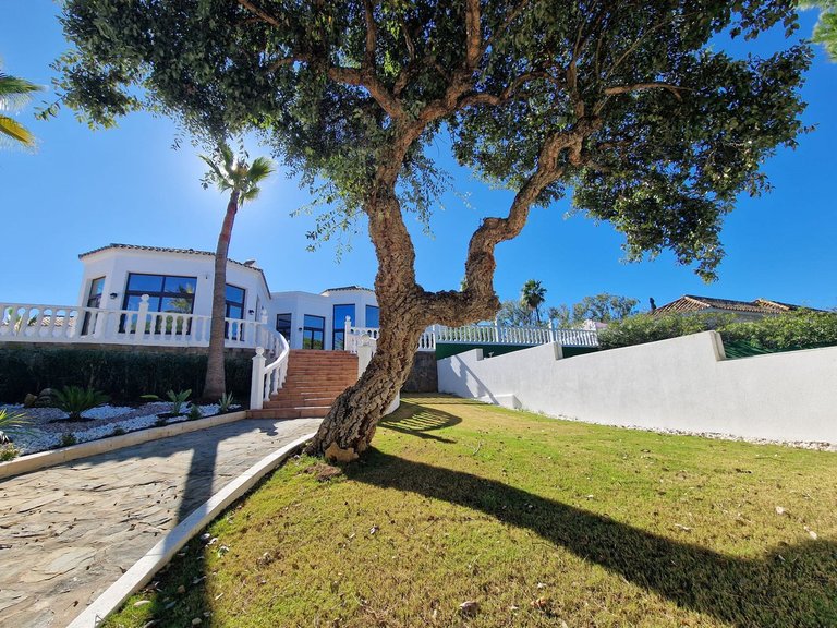 Villa for Sale in Sotogrande Alto, Cadiz 7