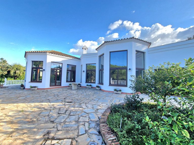 Villa for Sale in Sotogrande Alto, Cadiz 8
