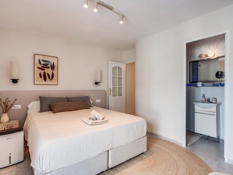 Villa for Sale in Estepona, Malaga 10