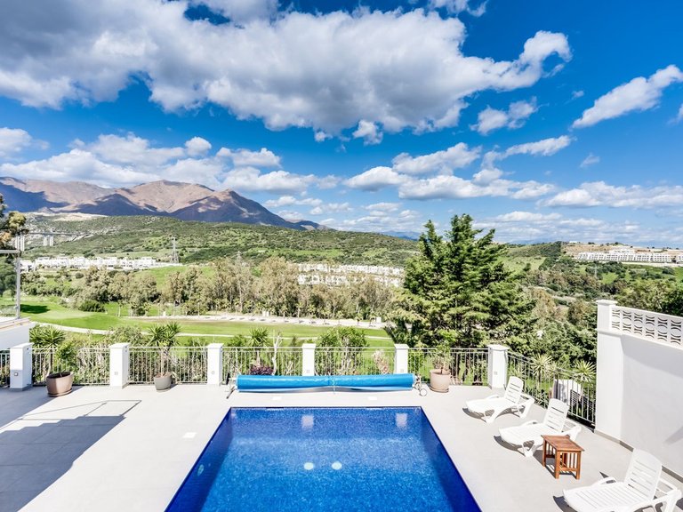 Villa for Sale in Estepona, Malaga 2