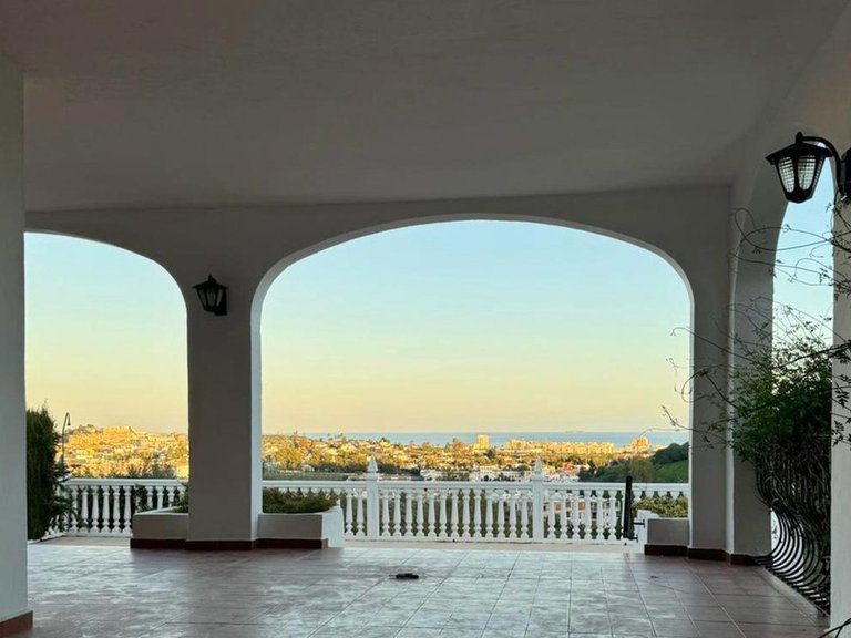 Villa for Sale in Mijas Costa, Malaga 35