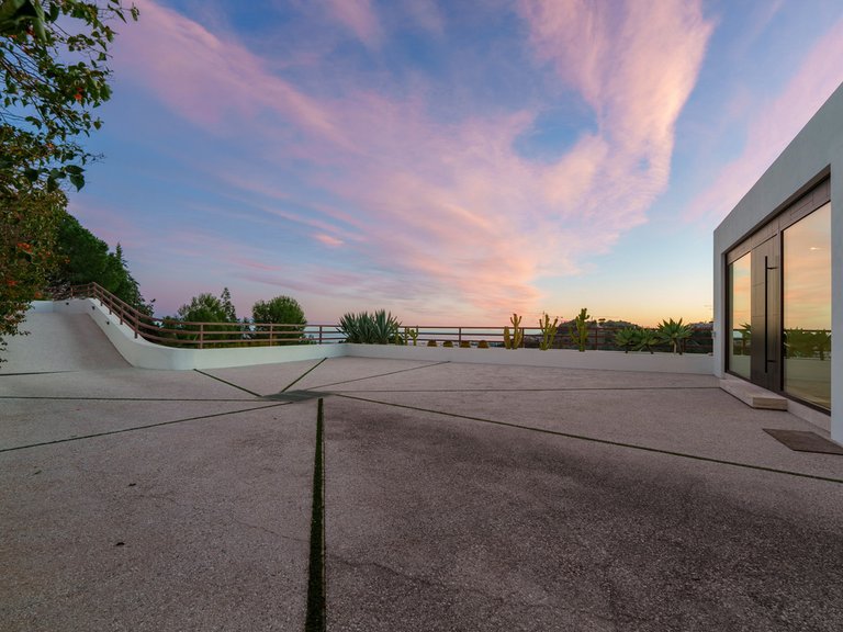 Villa for Sale in El Madroñal, Malaga 47
