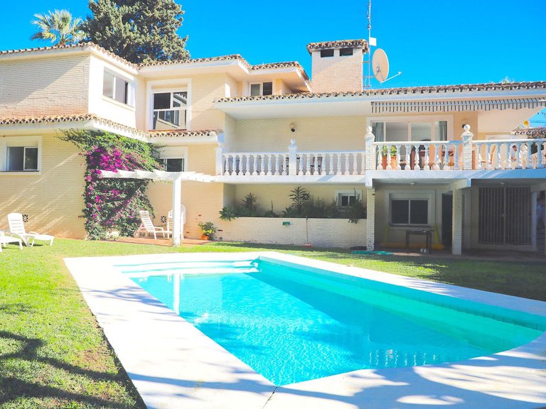 Villa for Sale in Inland La Capellania, Malaga 16