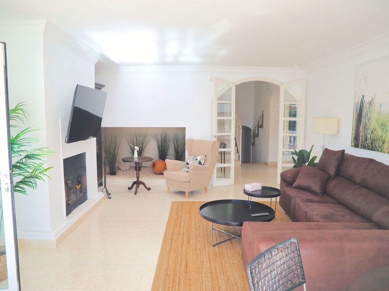 Villa for Sale in Inland La Capellania, Malaga 21