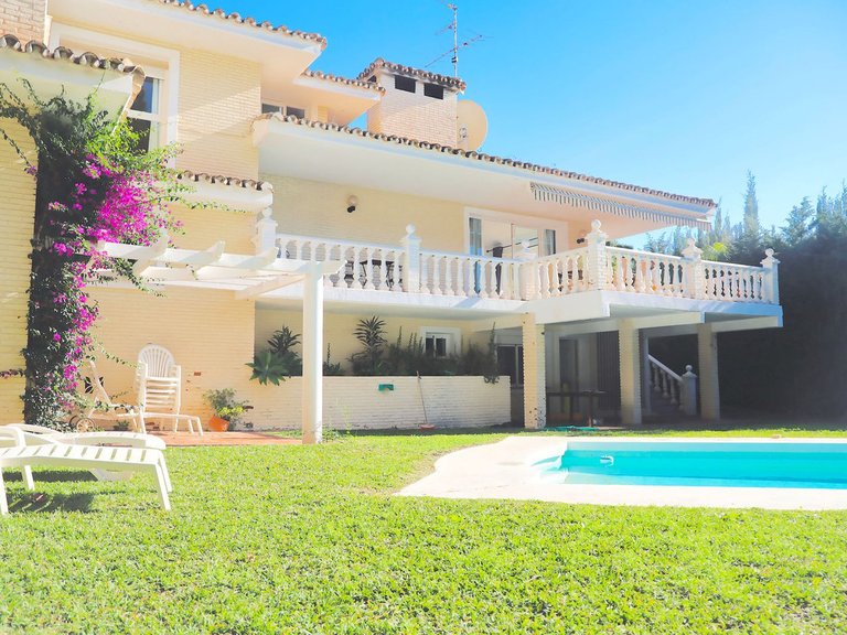 Villa for Sale in Inland La Capellania, Malaga 27