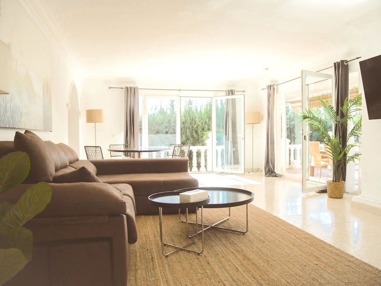 Villa for Sale in Inland La Capellania, Malaga 3