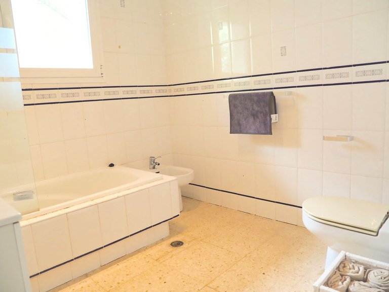 Villa for Sale in Inland La Capellania, Malaga 38