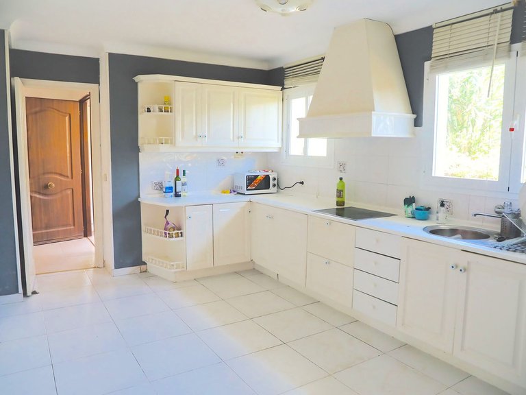 Villa for Sale in Inland La Capellania, Malaga 40