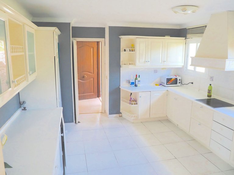Villa for Sale in Inland La Capellania, Malaga 42