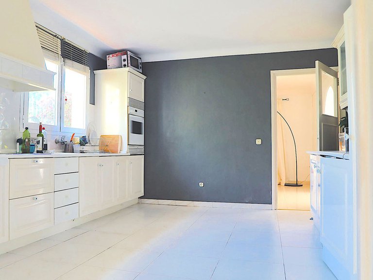 Villa for Sale in Inland La Capellania, Malaga 6