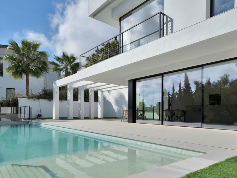Villa for Sale in La Quinta, Malaga 1