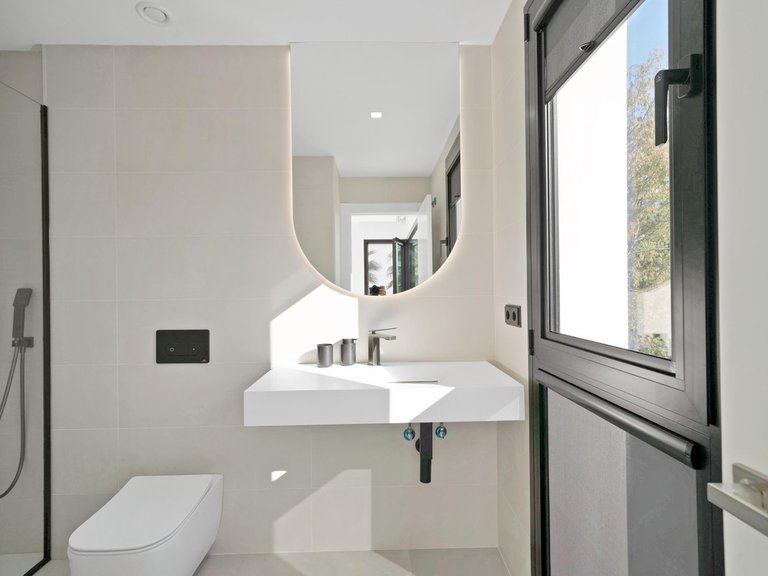 Villa for Sale in La Quinta, Malaga 25