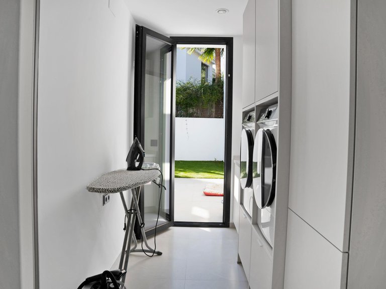 Villa for Sale in La Quinta, Malaga 36