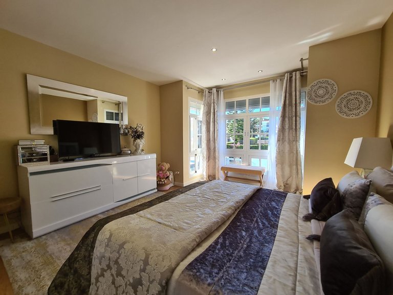 Villa for Sale in Estepona, Malaga 10