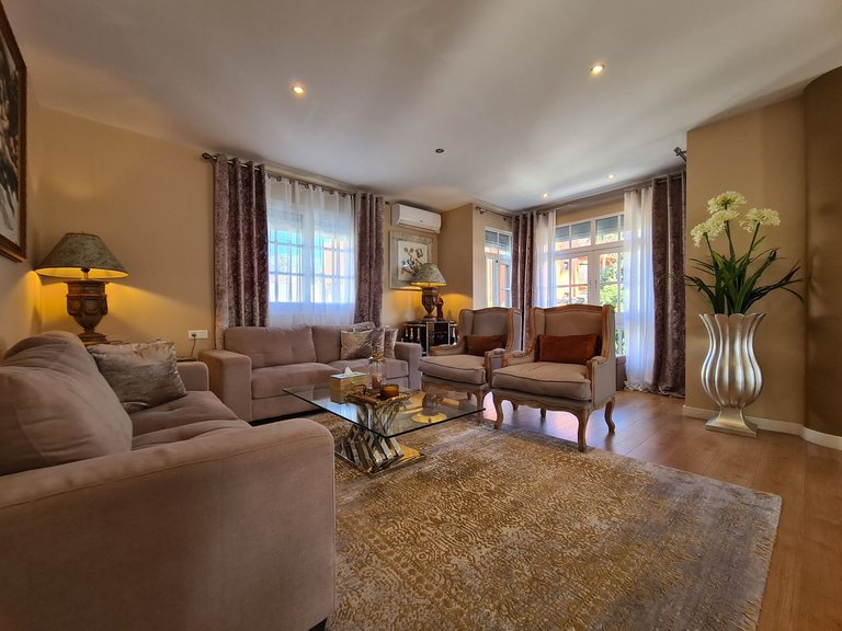 Villa for Sale in Estepona, Malaga 9