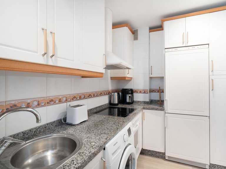 Apartment for Sale in Costa del Sol, Benalmadena Costa, Malaga 11