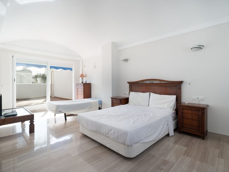 Apartment for Sale in Costa del Sol, Benalmadena Costa, Malaga 19