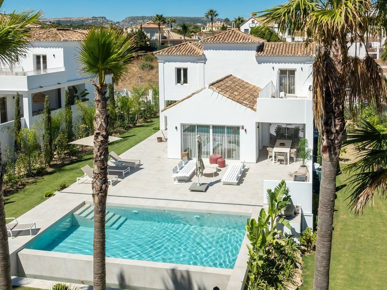 Villa for Sale in Casares Playa, Malaga 1