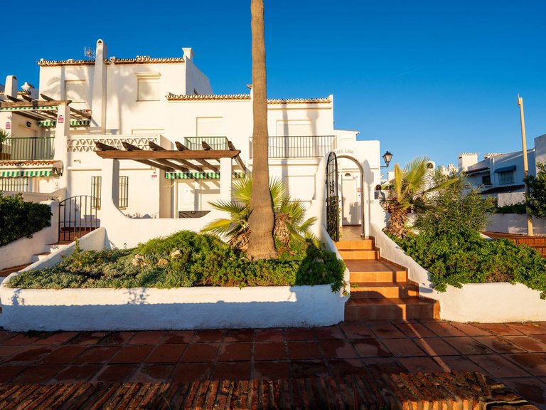 Town House for Sale in La Duquesa, Malaga 8