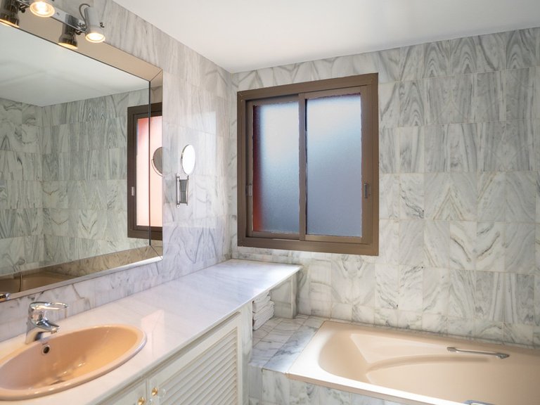Villa for Sale in Marbella, Malaga 13