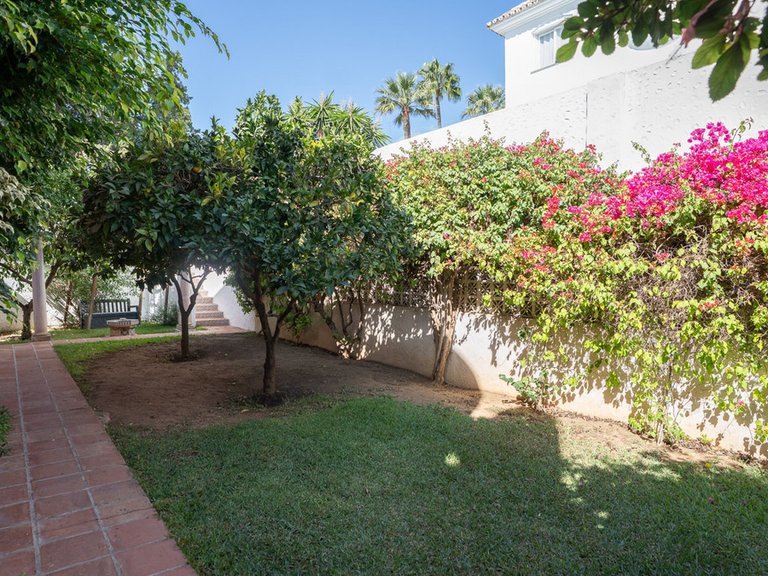 Villa for Sale in Marbella, Malaga 28